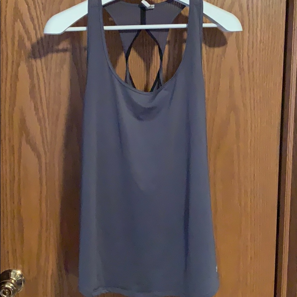 Under armour tank